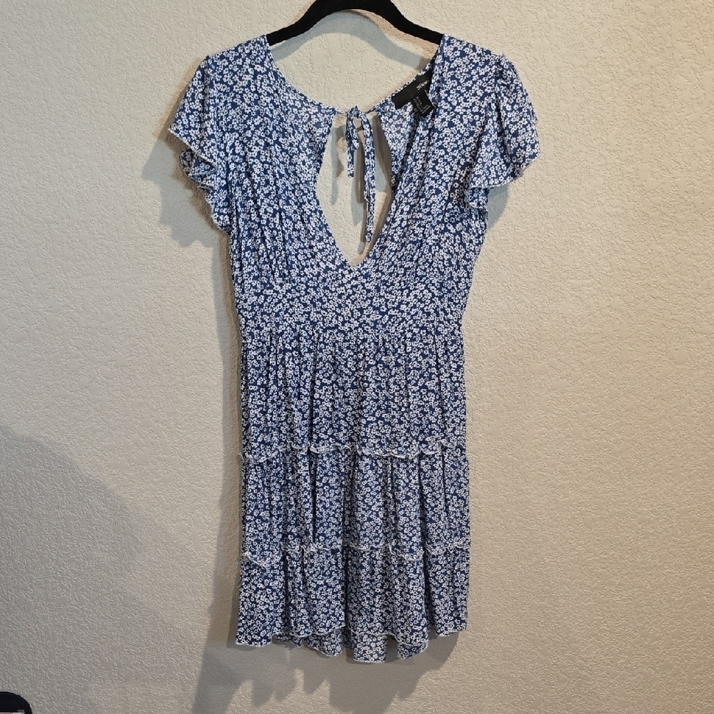 SBetro Blue and White Tiered Flutter Sleeve Sundress